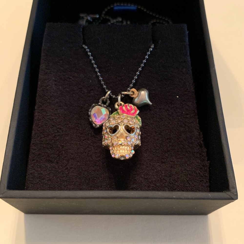 Betsey Johnson skull necklace